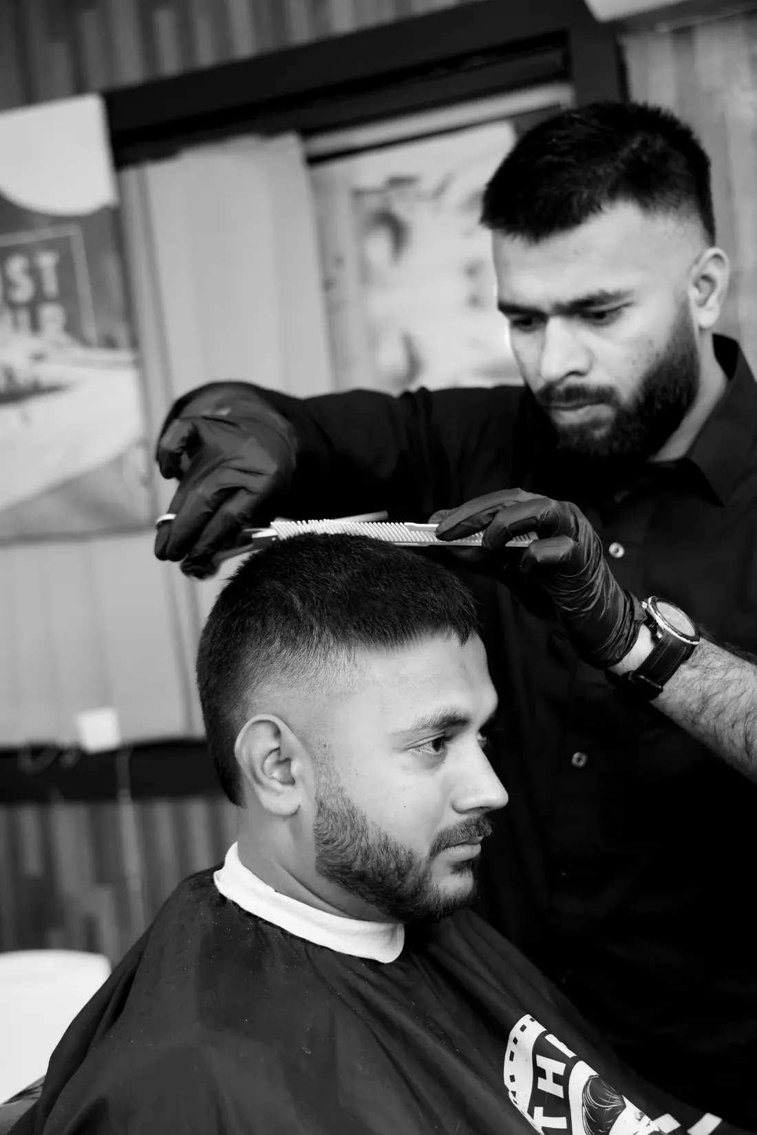 Corte de pelo ilustrativo, no trabajo de Régula